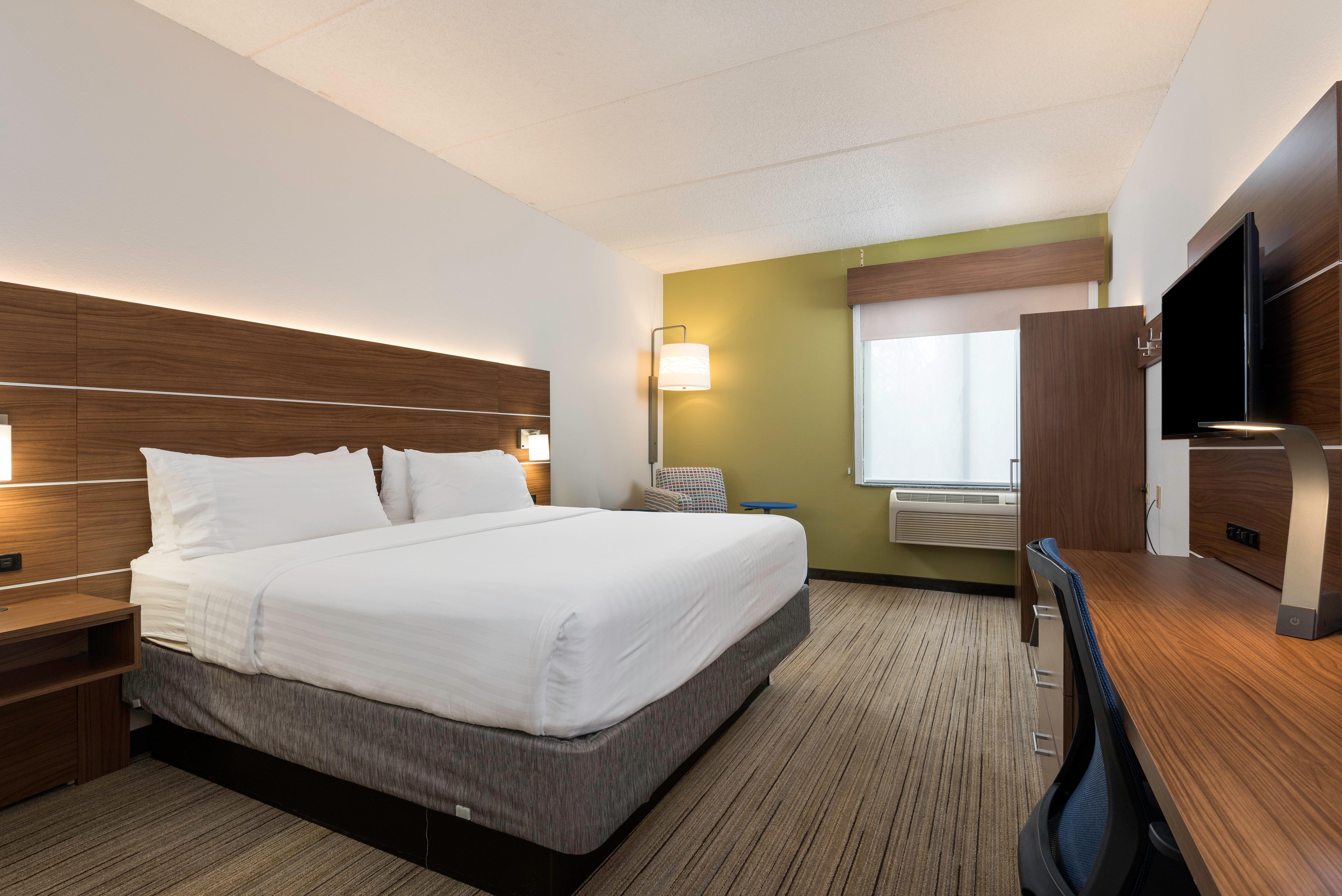 Express & Charlotte Arpt-belmont By Ihg Hotel Belmont