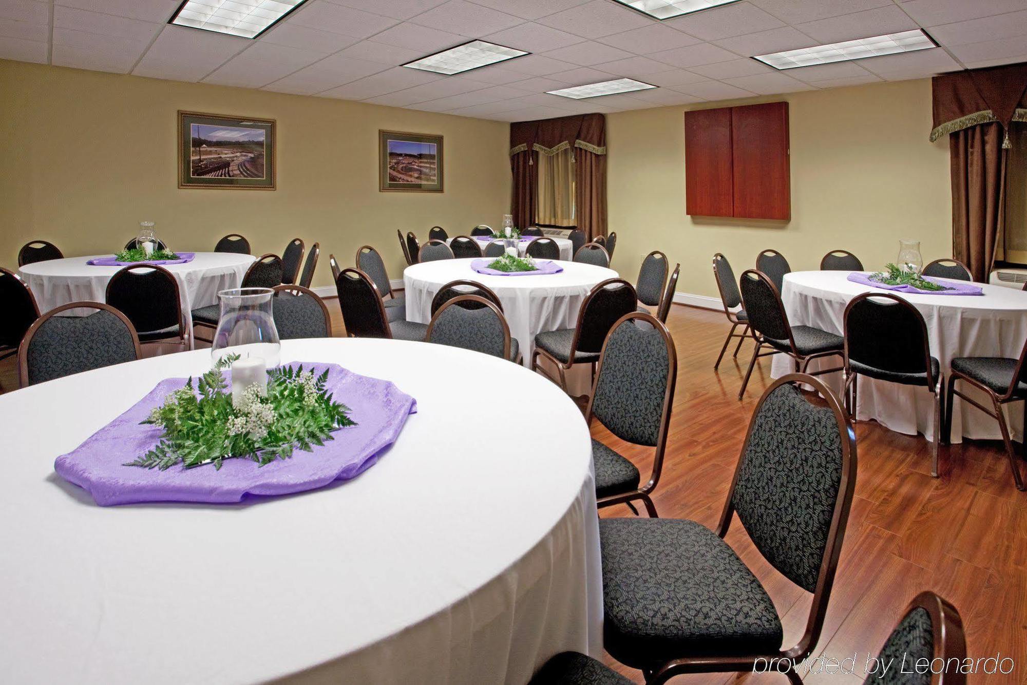 Hotel Express & Charlotte Arpt-belmont By Ihg Belmont