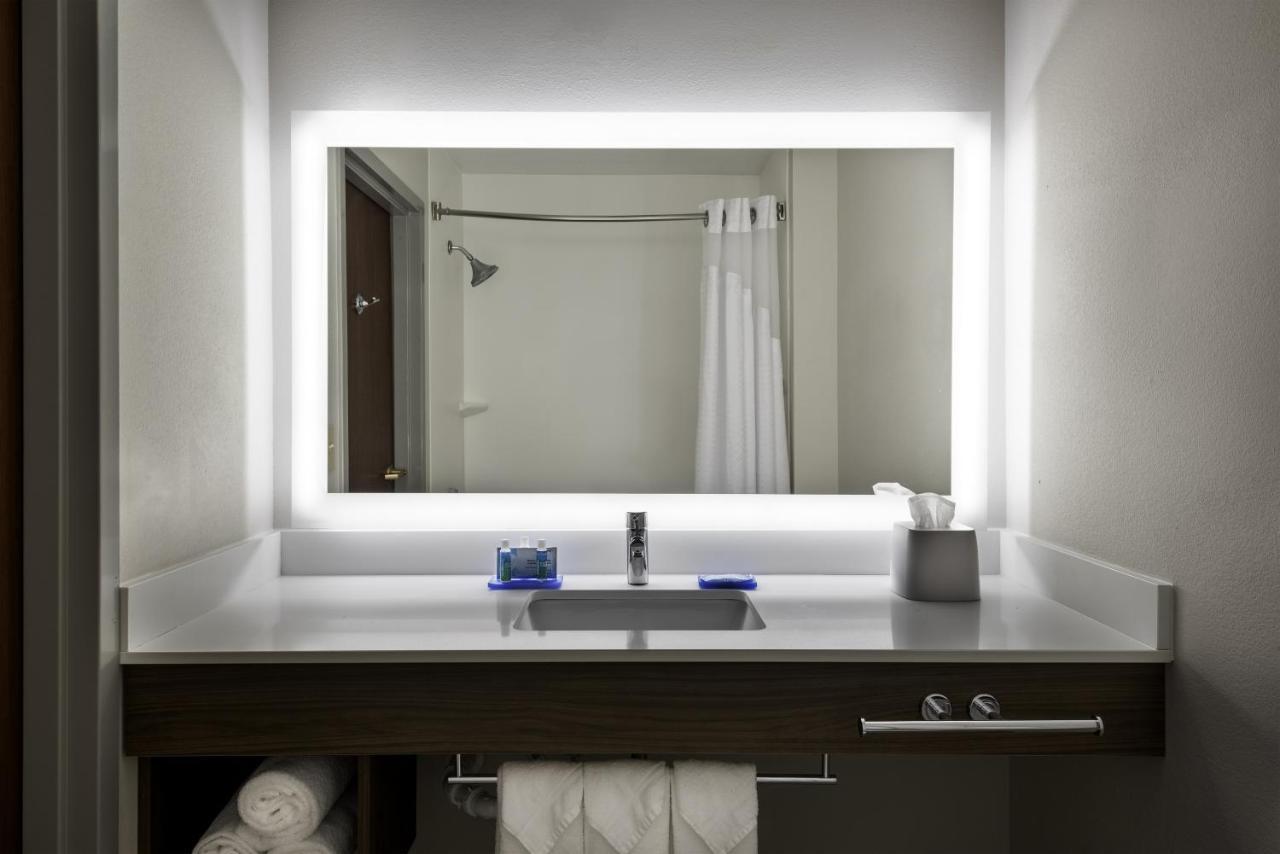 Express & Charlotte Arpt-belmont By Ihg 2* Belmont